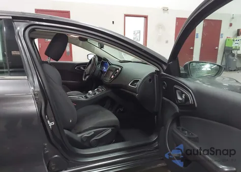 2015 Chrysler 200 Limited из США, поврежденный, VIN 1C3CCCAB3FN741152